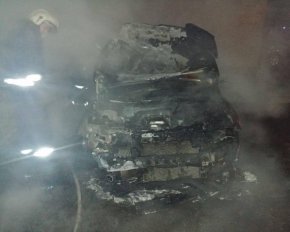 Підірвали машину власника "Останнього бастіону" - фото і відео з місця