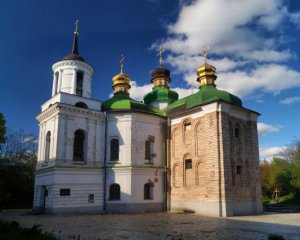 У киевского храма раскопали необычное захоронение