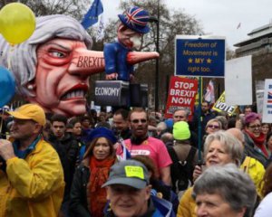 В Лондоне тысячи людей требовали повторного референдума по Brexit