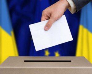 Місце голосування на виборах змінили понад 216 тис. українців