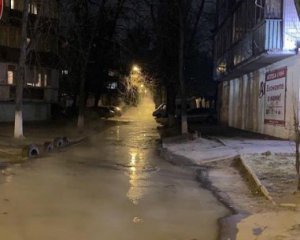 Вся вулиця в окропі: у Києві сталася масштабна аварія