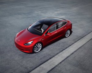 Новый рекорд: Tesla Model 3 стала самым продаваемым авто