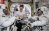 Показали, как работают астронавты в открытом космосе