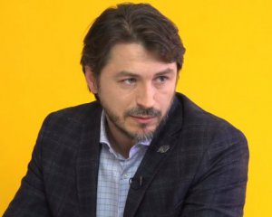 &quot;Міг би закрити всі питання у першому турі і не паритися&quot; - Притула дорікнув Порошенкові