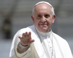 Не позволял целовать руку - показали странное поведение Папы