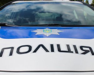 Водій міжміського автобуса пив коньяк прямо за кермом