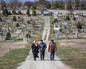 Кримчанам заборонили ходити на кладовища