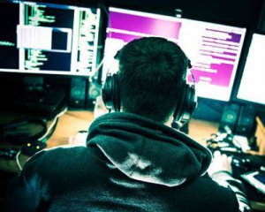 Хакери почали атакувати державні сайти