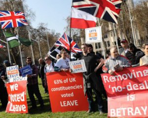 Брексіт зараз: британці вимагають негайного виходу з ЄС