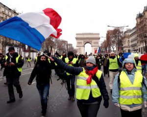 Попри заборону &quot;жовті жилети&quot; вийшли на ювілейний протест