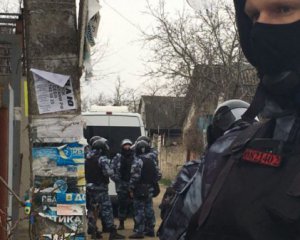 Окупанти вивезли затриманих кримських татар у Росію