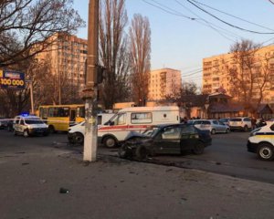 Легковушка сбила нацгвардейцев, есть погибший и раненые