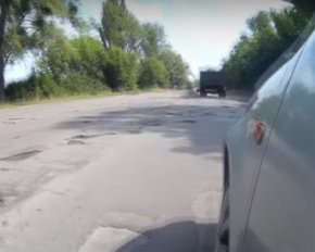 Мережу обурило відео ремонту дороги на Побиванку
