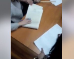 На избирательном участке обнаружили ручки с чернилами, которые исчезают