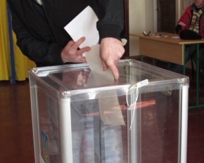 Як голосували засуджені у колоніях під Полтавою - фото