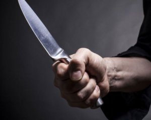 Мужчина порезал ножом члена избирательной комиссии