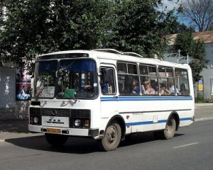 Вернулись - автобусы оккупантов снова продают в Украине