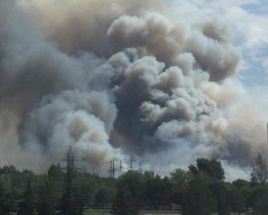 В Чорнобильській зоні горять будинки і трава