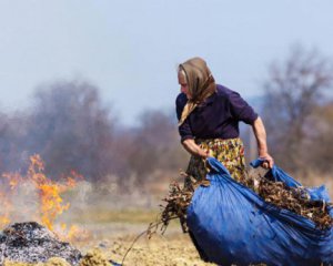 Женщина упала в костер и сгорела заживо