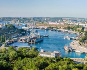 Грабують потихеньку: окупанти подарували севастопольський порт Путіну