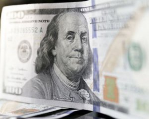 Долар зупинився на новій позначці