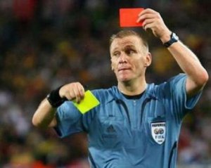 У нових футбольних правилах тренерів каратимуть жовтими й червоними картками