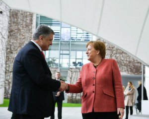 Порошенка і Меркель у Берліні запитали про Зеленського