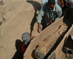 Знайшли масове поховання мумій в золотих масках