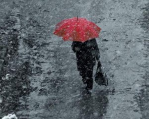 Дощі і заморозки: синоптики попередили, яким регіонам готуватися