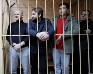 Суд над полоненими моряками: адвокати оскаржать продовження арешту