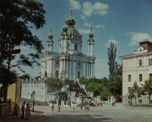 Устроили демонстрацию в защиту Андреевской церкви