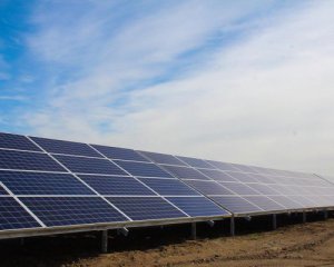 Открыли крупнейшую в Украине солнечную электростанцию