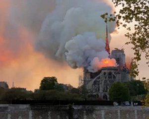 Настоятель собора Парижской Богоматери назвал новую причину пожара