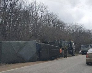 Доїздилися: у Криму перекинулася вантажівка окупантів