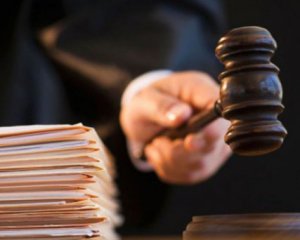 Суд розгляне позов про зняття Зеленського з виборів