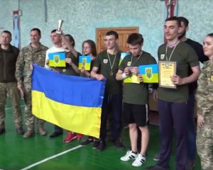 В прифронтовом городе военные провели патриотический конкурс для школьников
