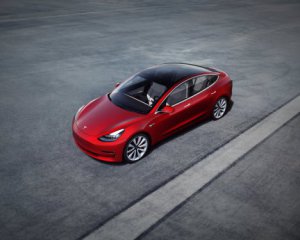 Теперь Tesla Model 3 можно купить за считанные дни