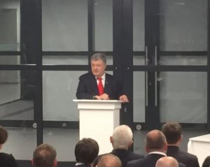 Порошенко анонсував нові обличчя у команді