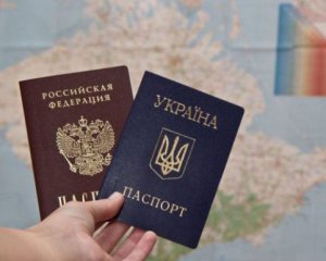 &quot;Это долг русскоязычным&quot;: в России прокомментировали указ Путина о паспортах