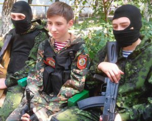 Окупанти змушують школярів отримувати паспорти і військові квитки Л/ДНР