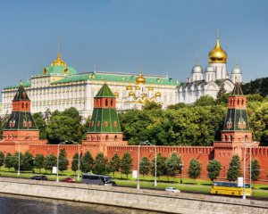 У Кремлі відповіли на заяву Зеленського щодо російських паспортів