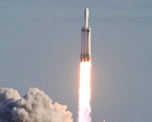 SpaceX запустила к МКС грузовой корабль Dragon