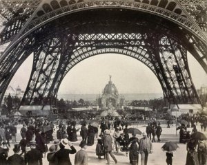 Вежа розділила парижан на ворогуючі табори