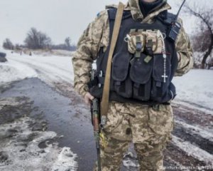 На Донбасі зник український військовий