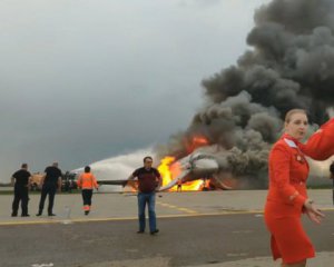 Катастрофа в Шереметьєво: показали відео порятунку пілота