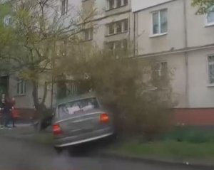 П'яний чиновник на авто влаштував перегони з поліцією