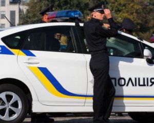 Полиция разыскивает мужчину и женщину, силой затащивших ребенка в авто