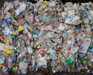 Переробляти можна безкінечно: науковці створили новий пластик