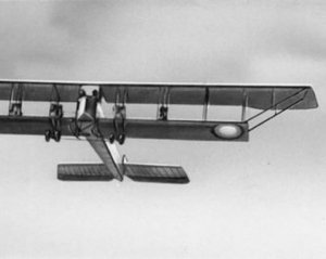 Перший у світі літак схвалив імператор