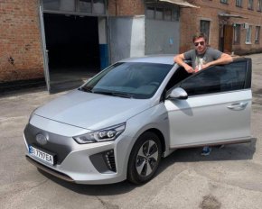 У Полтавської обласної ради з'явився перший електромобіль - фото